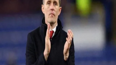 “国安击败大埔，功勋后卫稳固防线，达万与塞鸟联手制胜，法比奥独领风骚！”